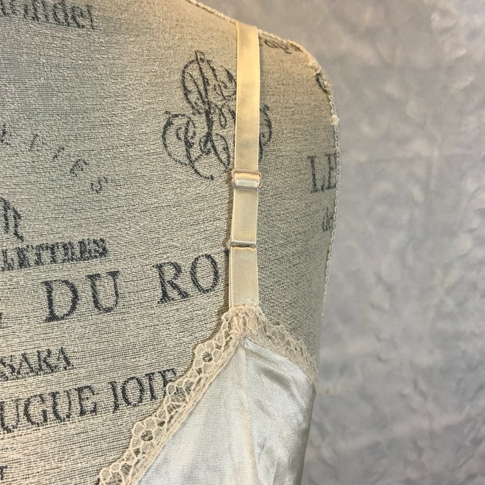 Vintage 90's Vanity Fair Full Slip Nylon Lingerie sexy Boudoir - Picture 3 of 7